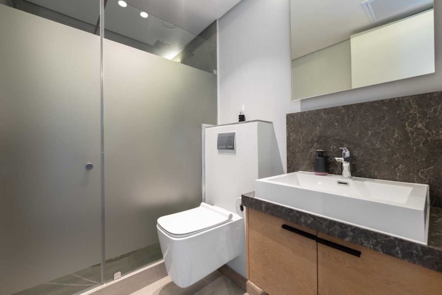 3 Bedroom Property for Sale in Sea Point Western Cape